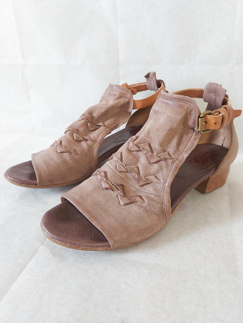 A.S 98 Women Open Toe Ankle Strap Buckle Sandals Size 40 Preppy Low Block Heel
